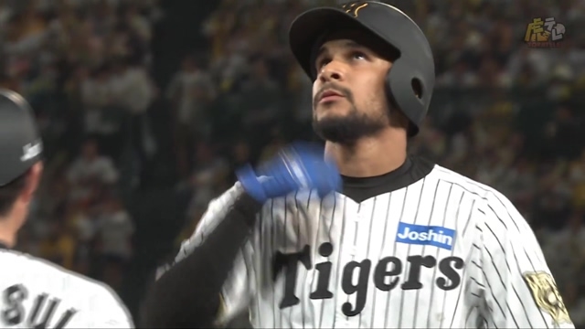 2025/05/22 阪神vs巨人 8回裏、ヘルナンデス選手が来日初安打を記録する